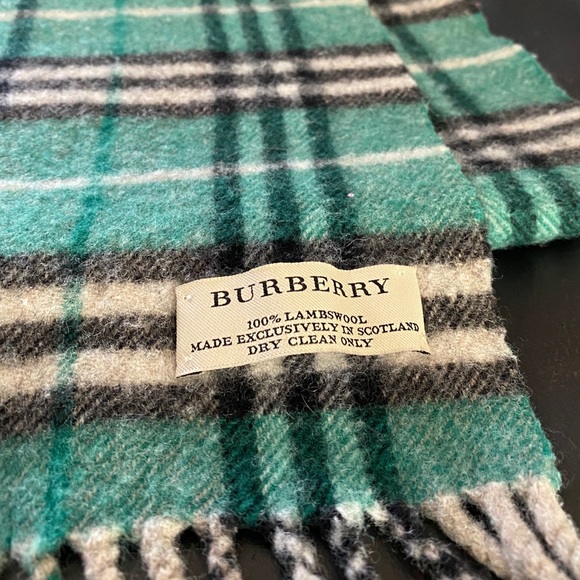 Burberry Accessories - Burberry plaid scarf